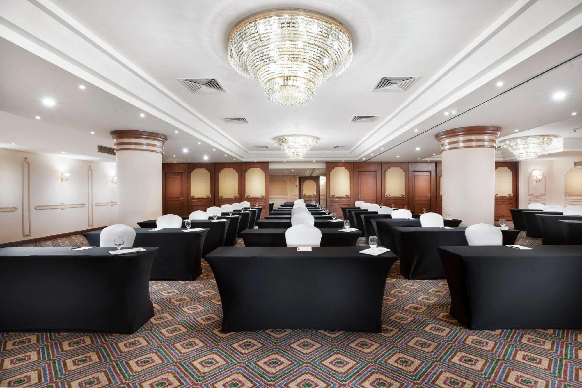 Steigenberger Nile Palace Luxor - Convention Center Exterior foto The ballroom