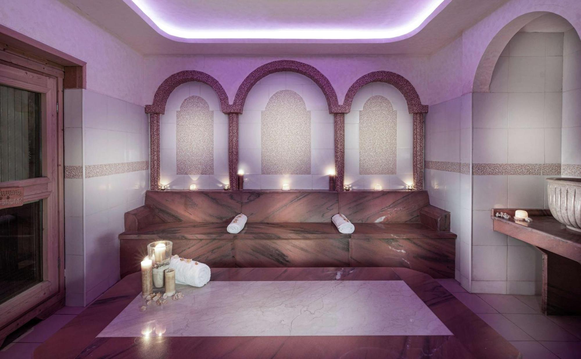 Steigenberger Nile Palace Luxor - Convention Center Exterior foto A hammam in a spa
